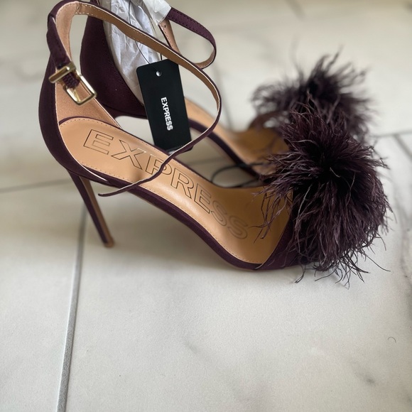 New Express Heels - Picture 2 of 6